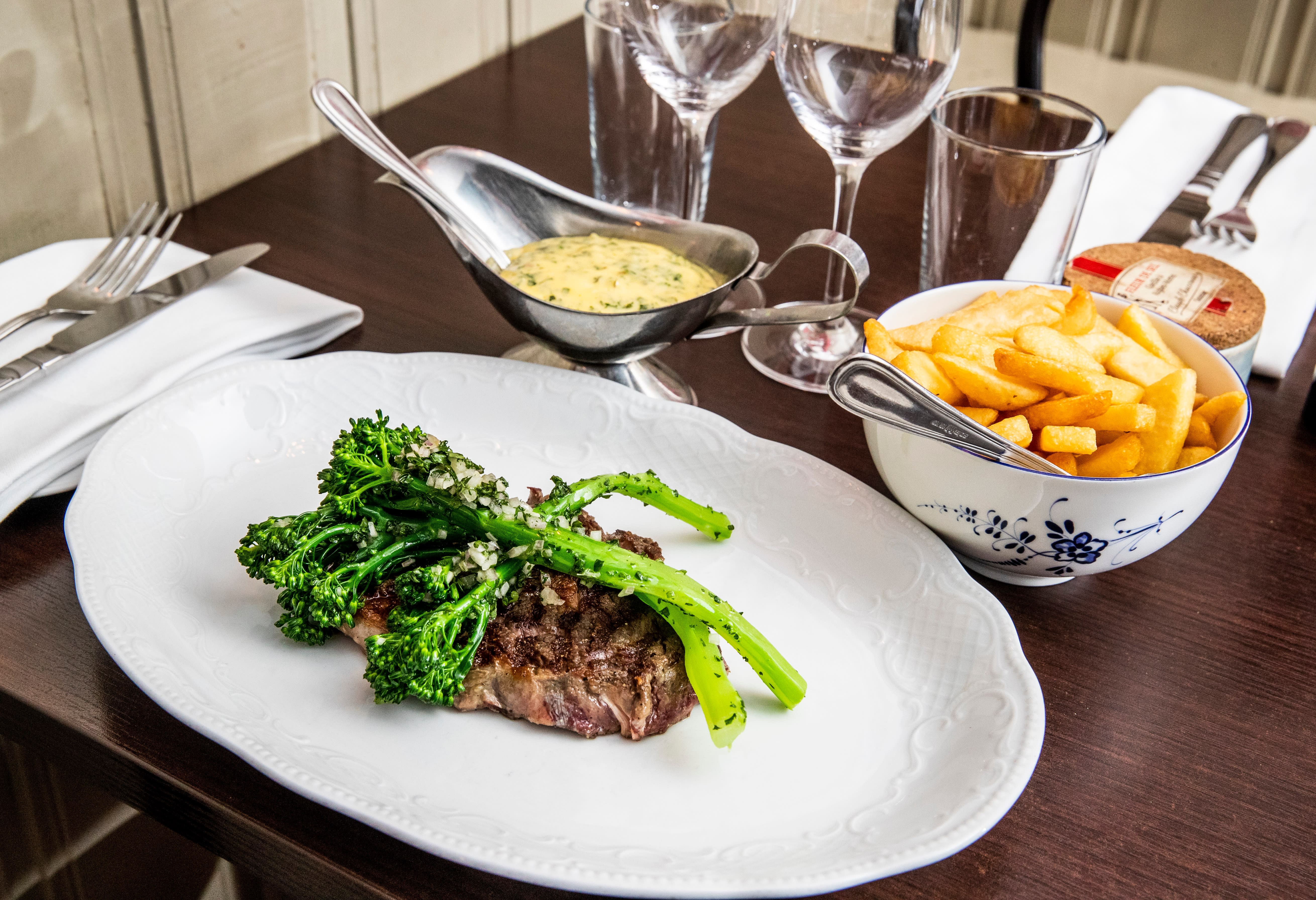 Entrecôten til Chez Colin er blant de beste i byen.