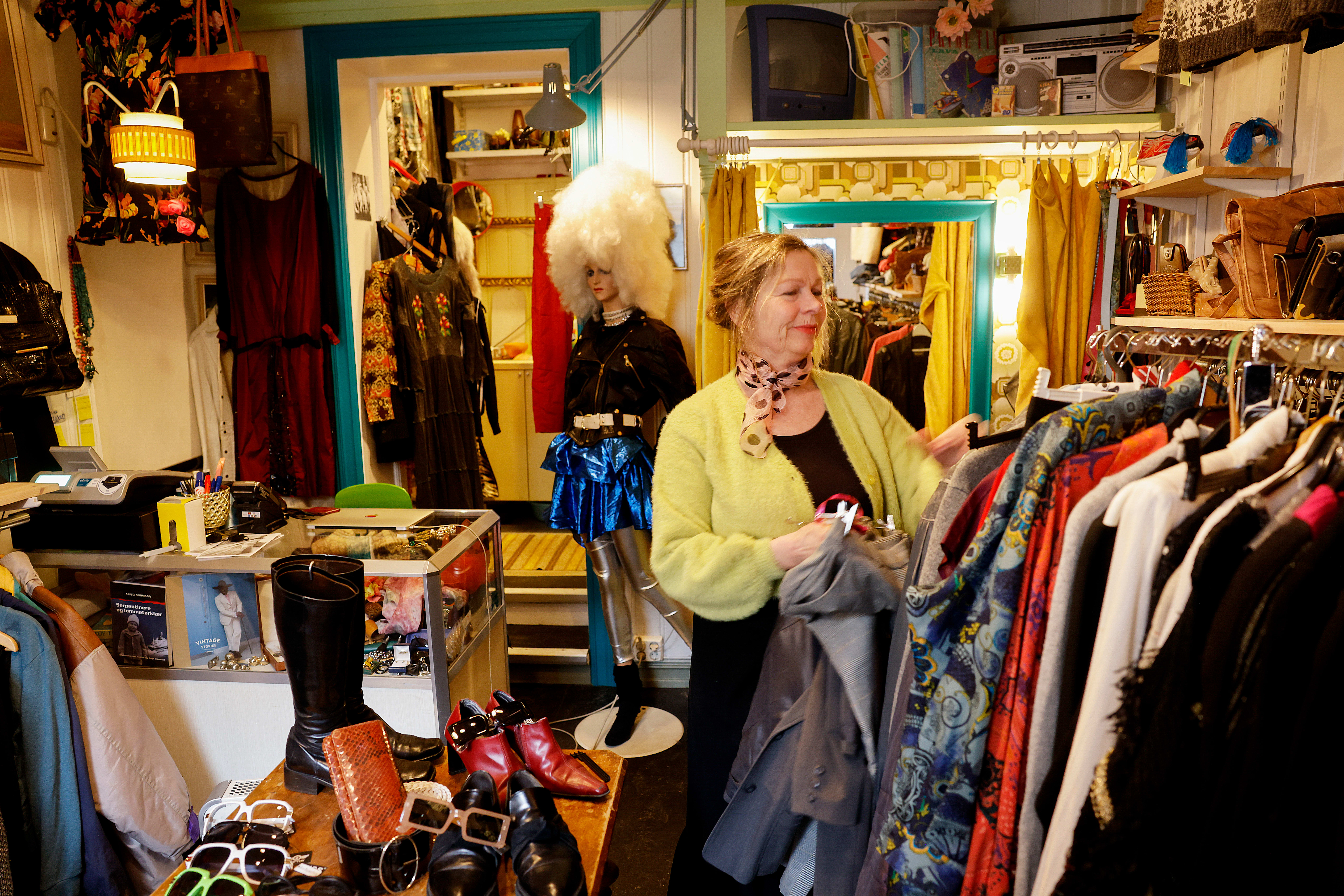 Eier Anette Eggan Laskemoen har drevet Reprise i 17 år. Dette er et av stedene som har eksistert lengst i Schweigaards gate.
