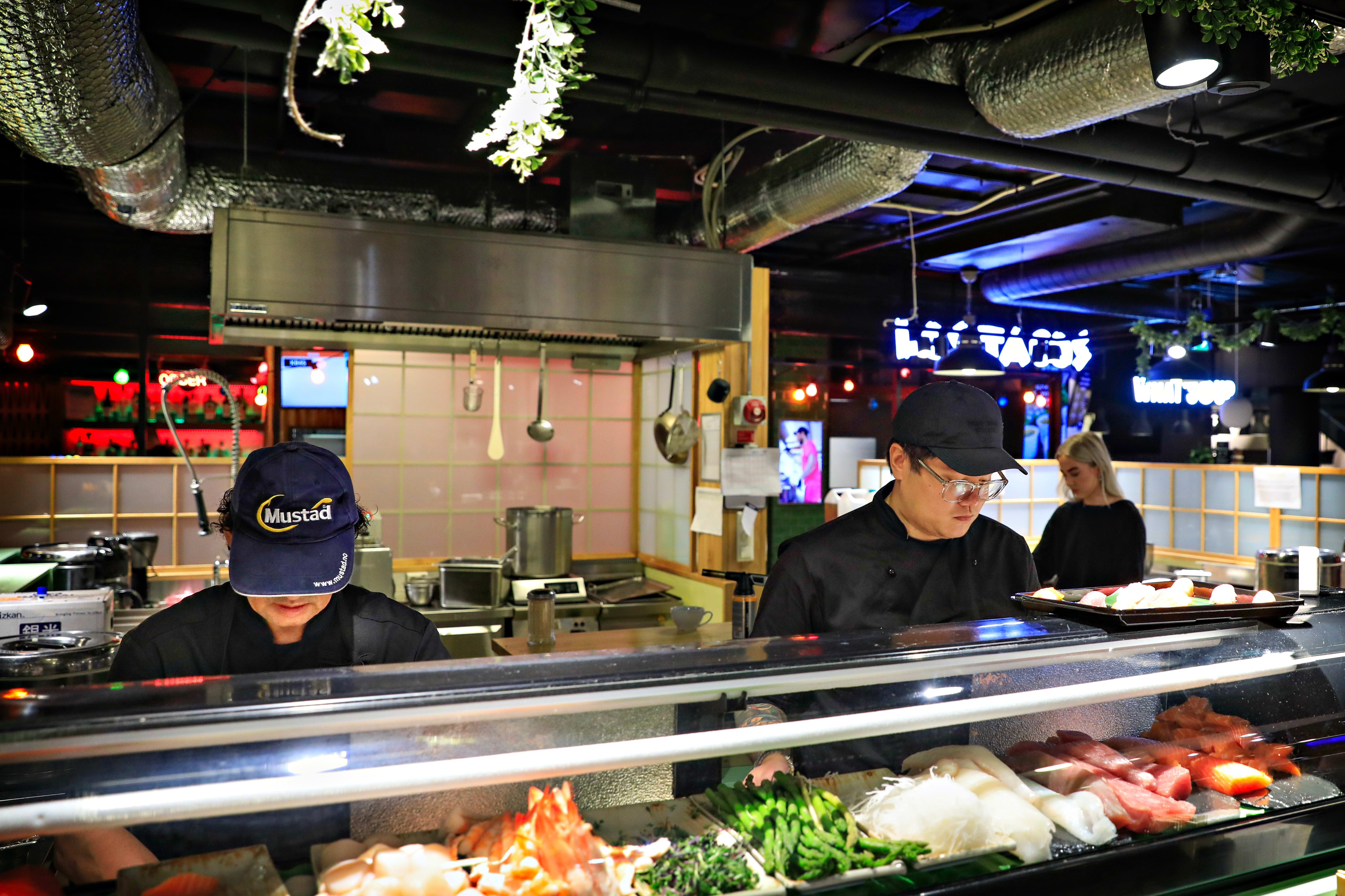 Sushi-boden er plassert omtrent midt i lokalet.