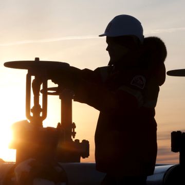Oljeprisen under 80 dollar fatet for første gang siden 6. januar