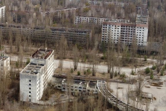 Radioaktivt støv virvles opp i Tsjernobyl. Myndighetene i Norge følger nøye med.