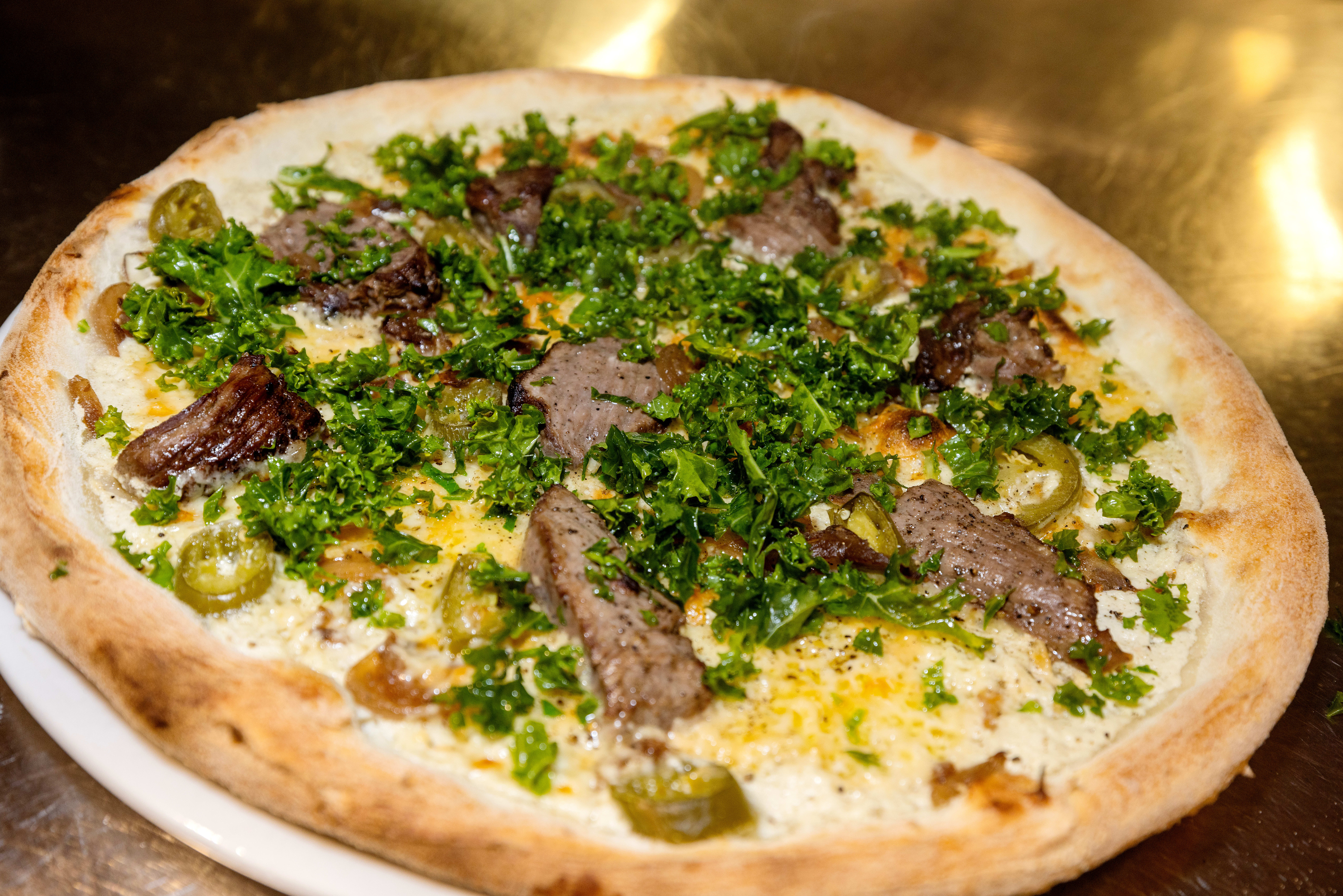 En av mange norske fettere av den napolitanske fetteren, fra Lofthus pizza og Eirik Sevaldsen.