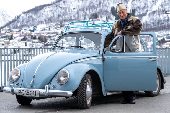 Gunnar Nerdrum (81) kjører fremdeles boblen fra 1957: – Jeg får vel si at jeg er glad i bilen