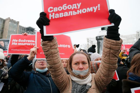 Flere tusen demonstrerer mot Putin. Navalnyjs kone pågrepet. 