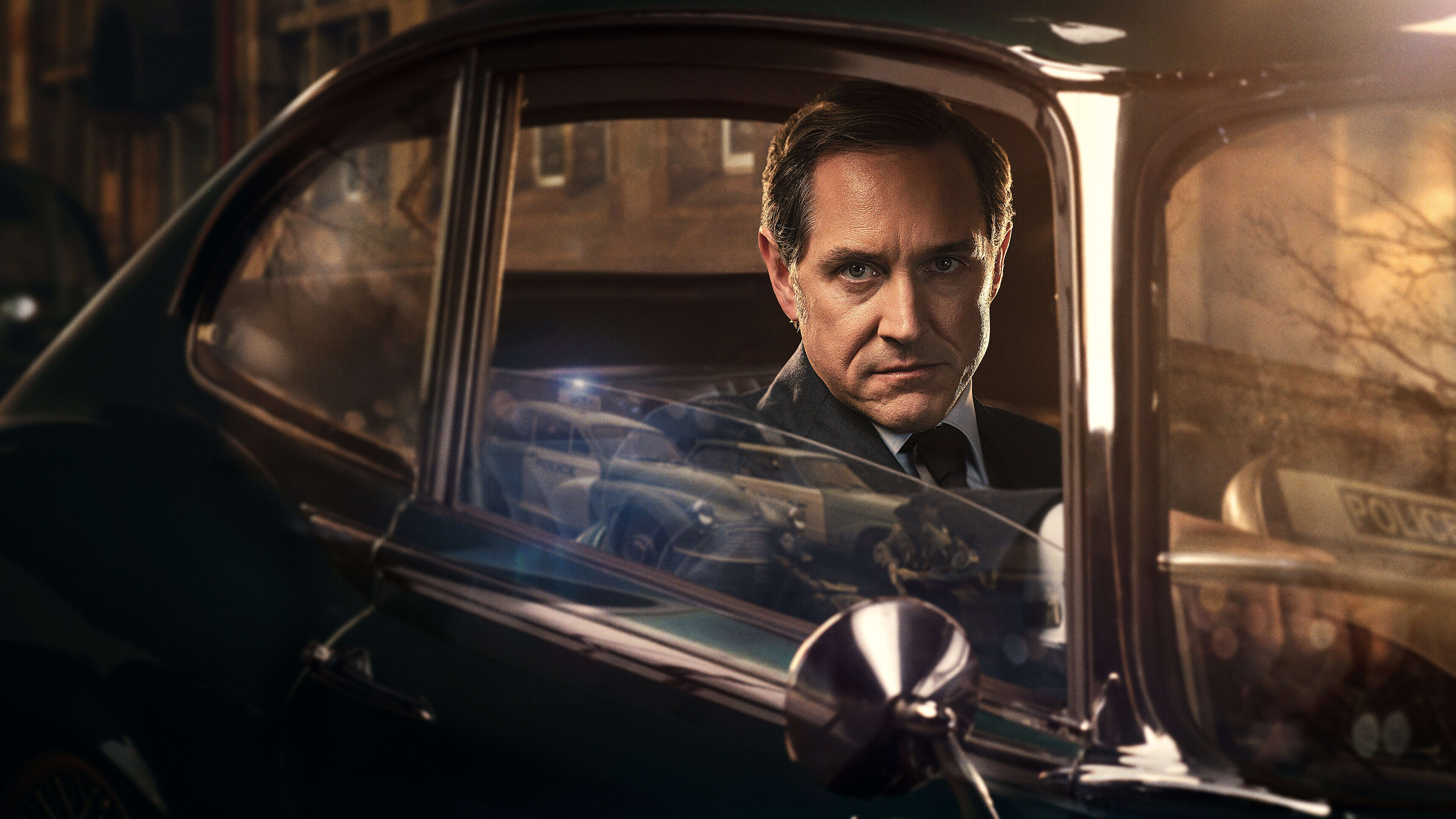 Bertie Carvel som DCI Adam Dalgliesh.