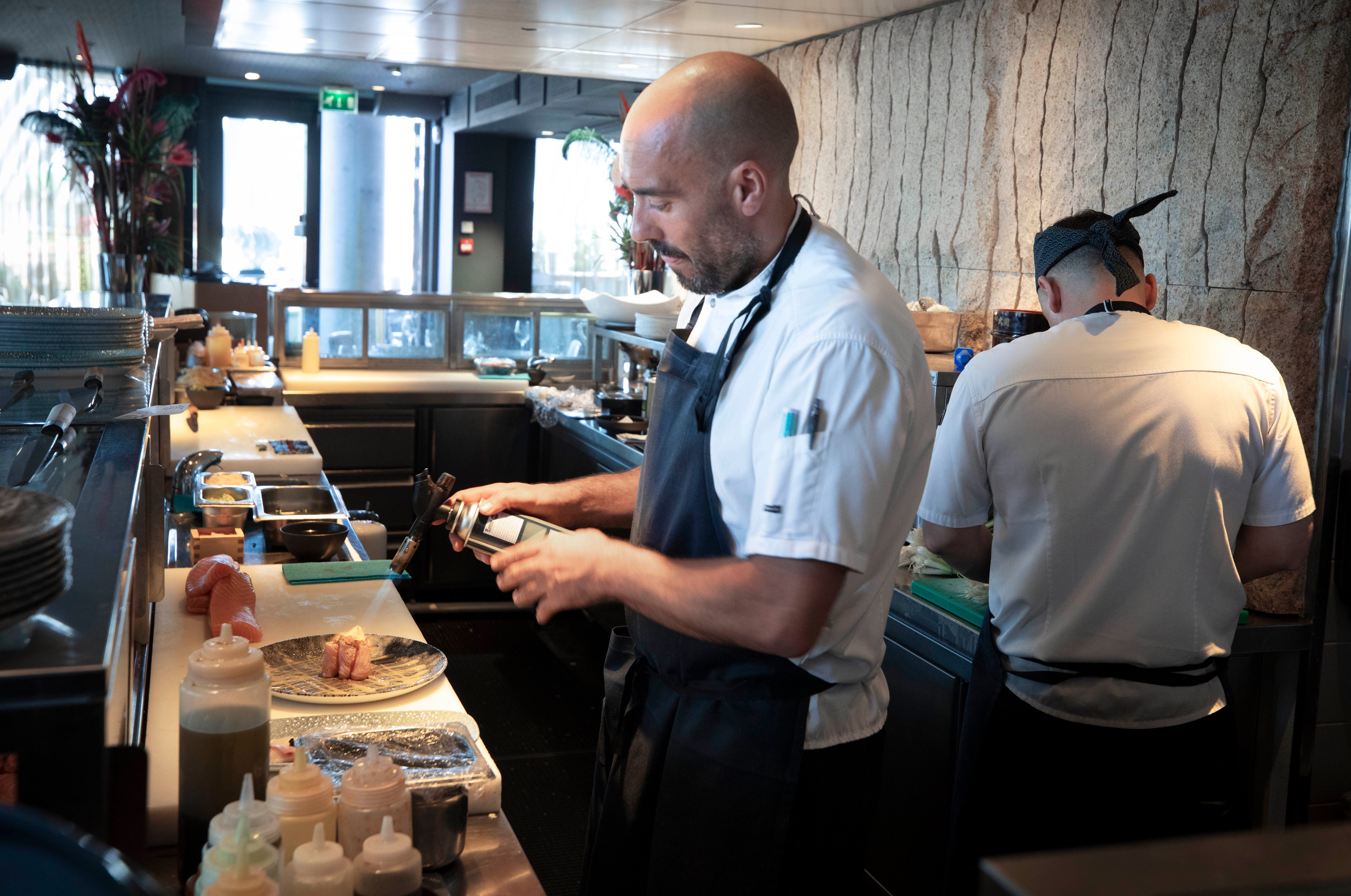 Hanamis store lokaler er inndelt i restaurant, bar og sushibar. 