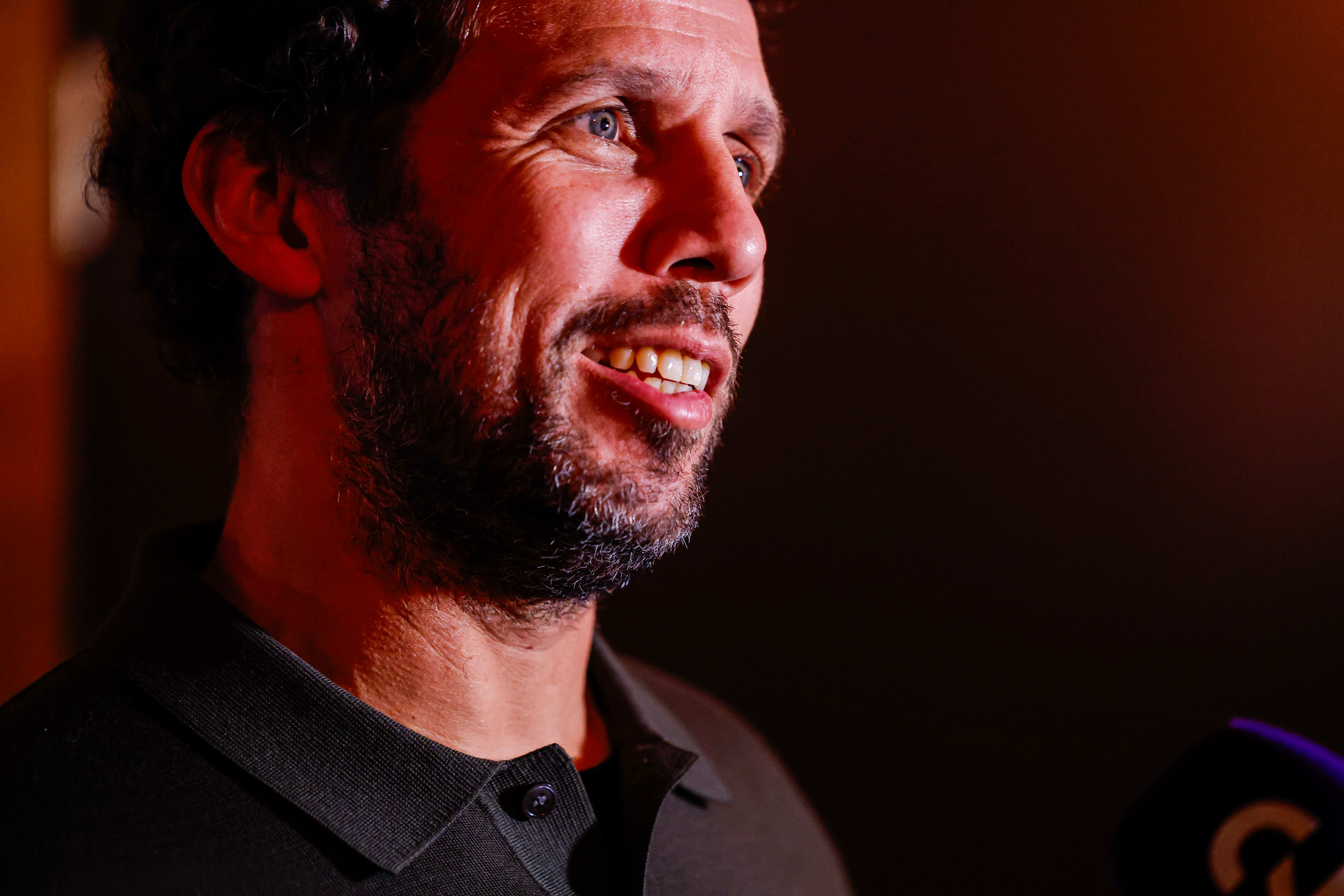 Dos Santos er en fotballegende i Vålerenga. Nå jobber han i utelivet. 