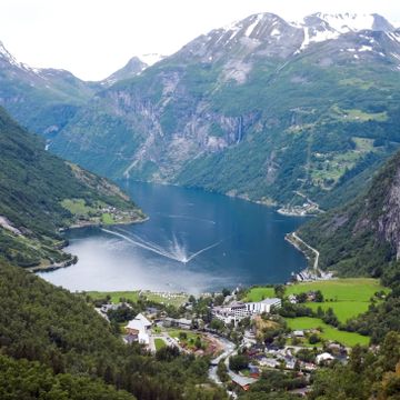 Gresk rederi får 700.000 i gebyr for svovelutslipp i norske verdensarvfjorder