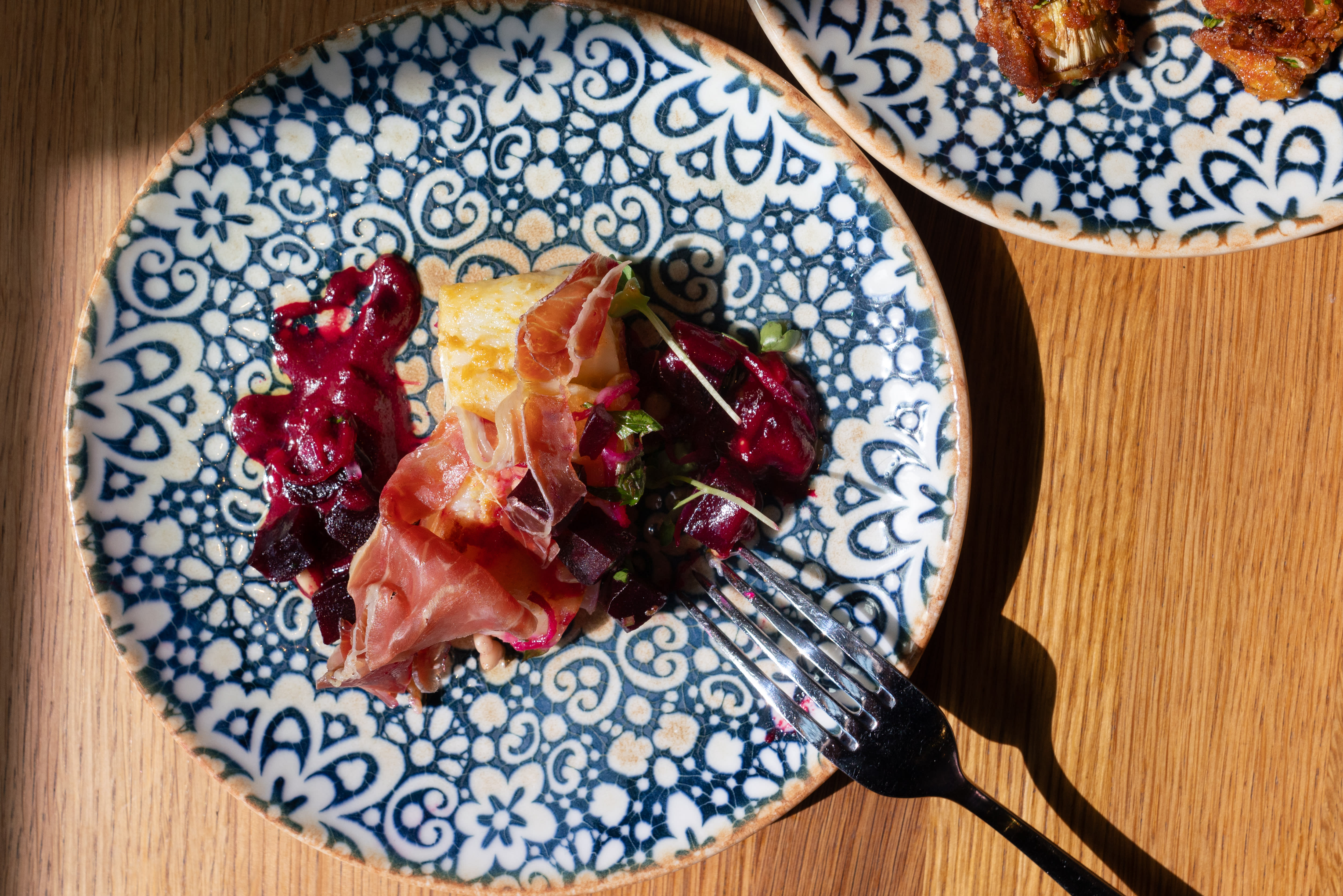 Grillet klippfisk med rødbeter.