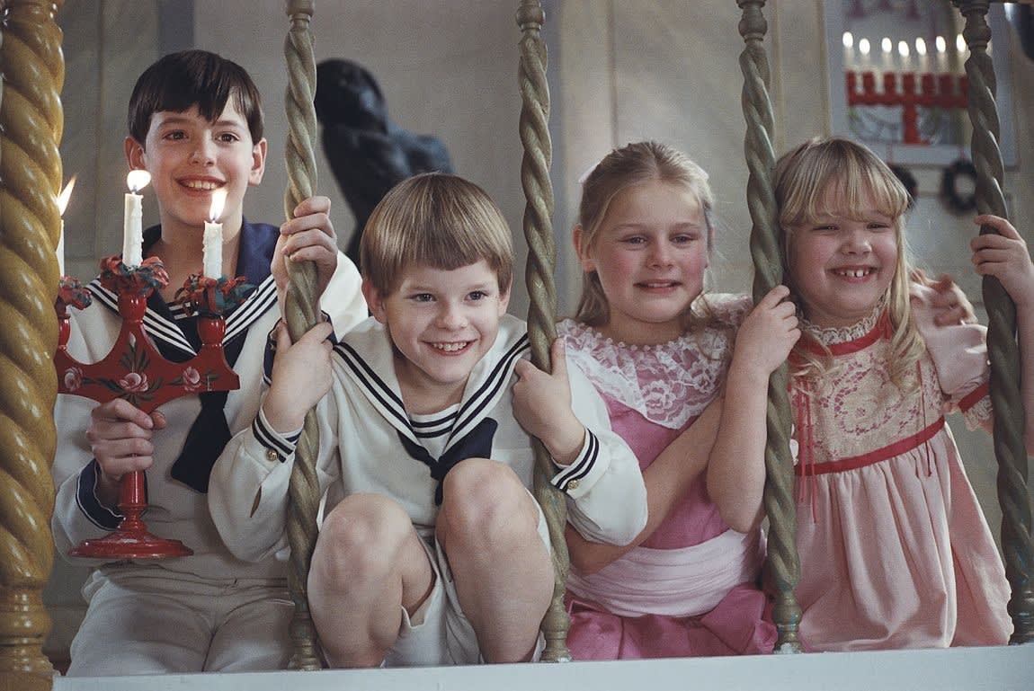  Ingmar Bergmans klassiker starter med tidenes julekalas.