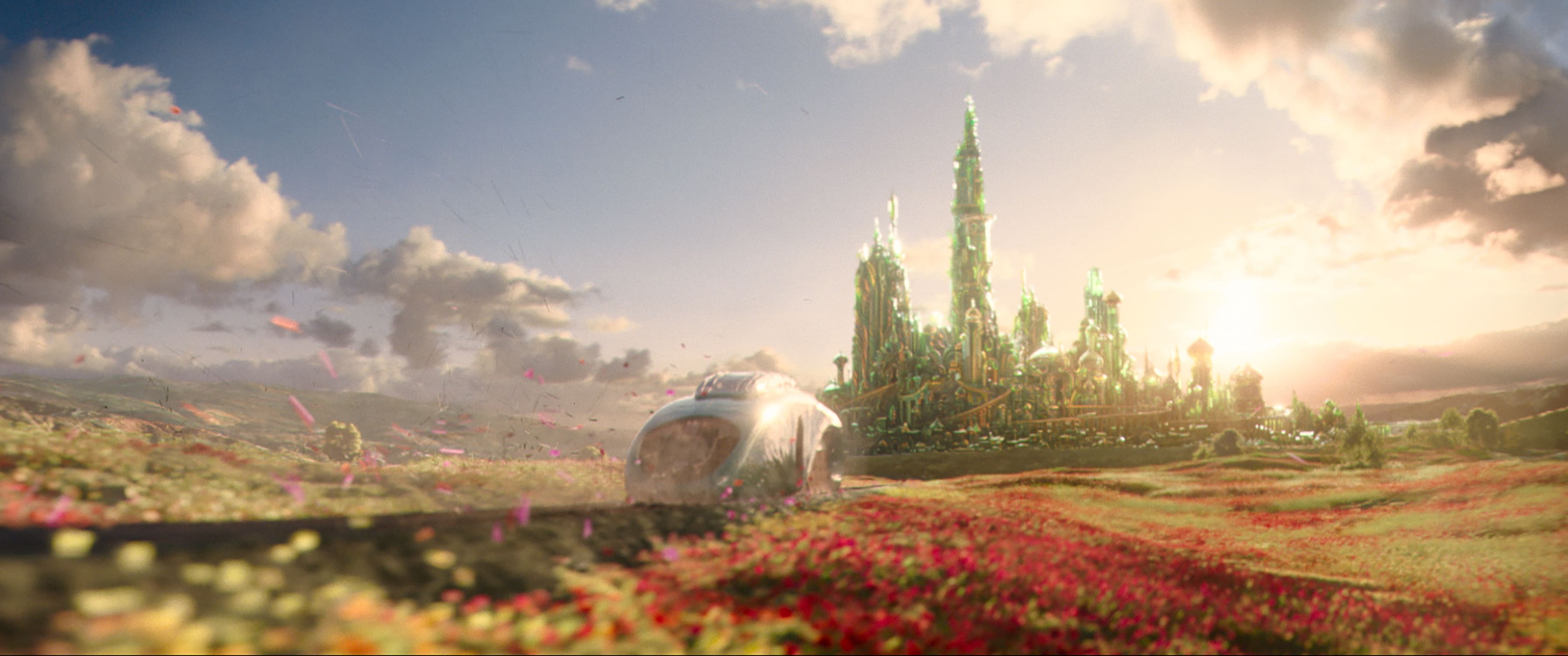 Smaragdbyen lyser i det fjerne.