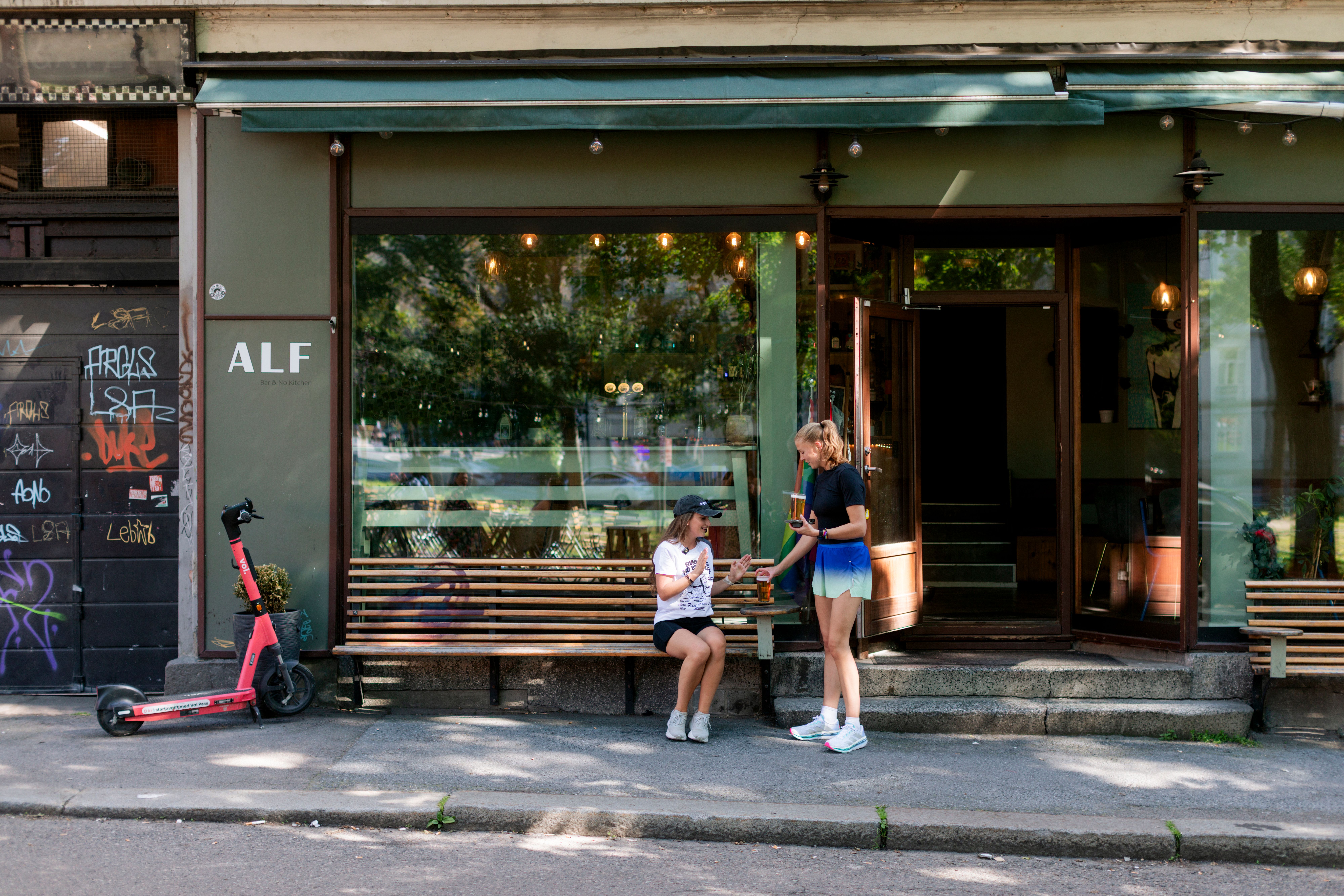 Her fra da Vink løp 10 km og drakk 10 øl. Akkurat det frarådes, men solveggen på Alf, derimot. 