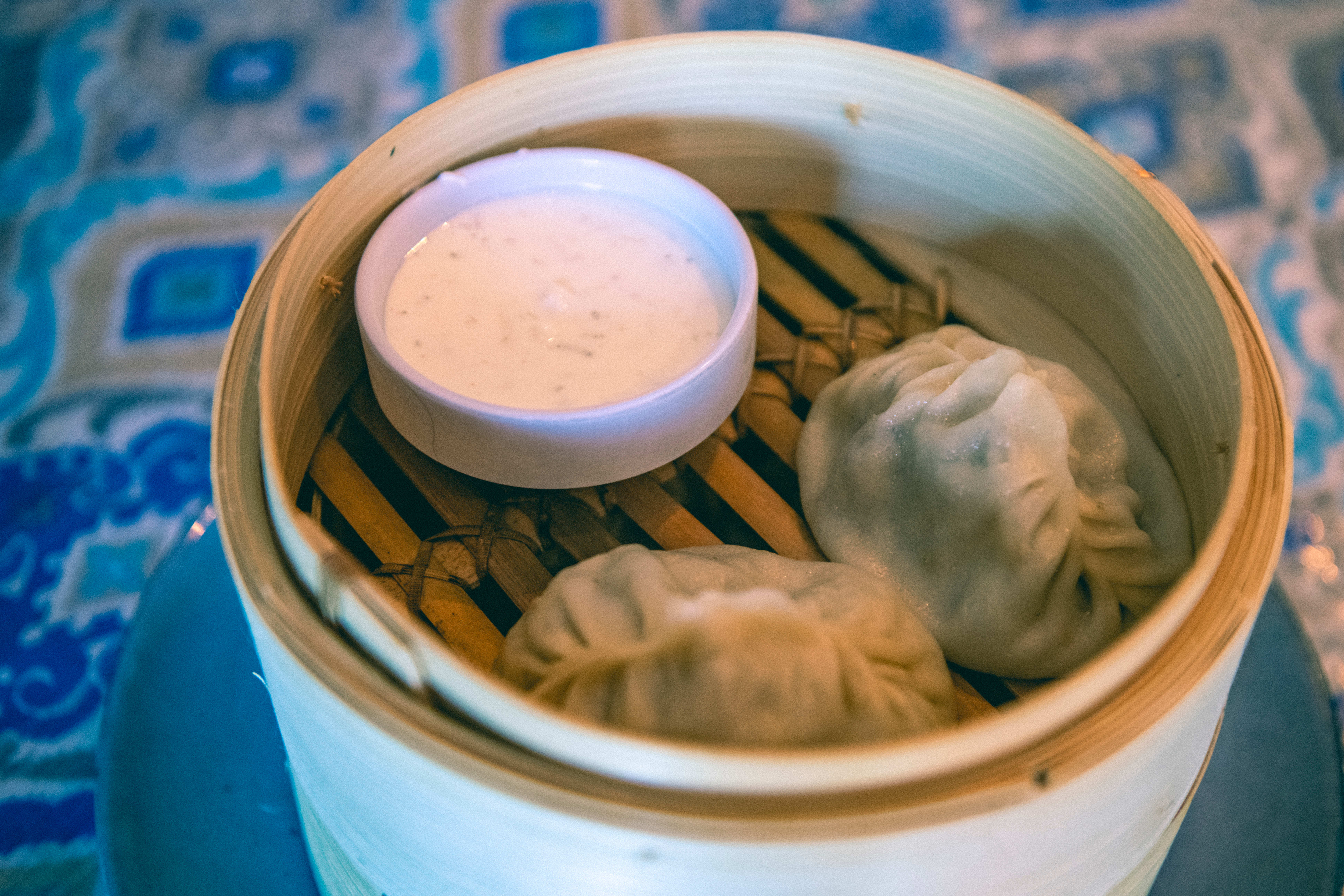 Manty er usbekiske dumplings. Disse er fylt med storfekjøtt og karamelisert løk.