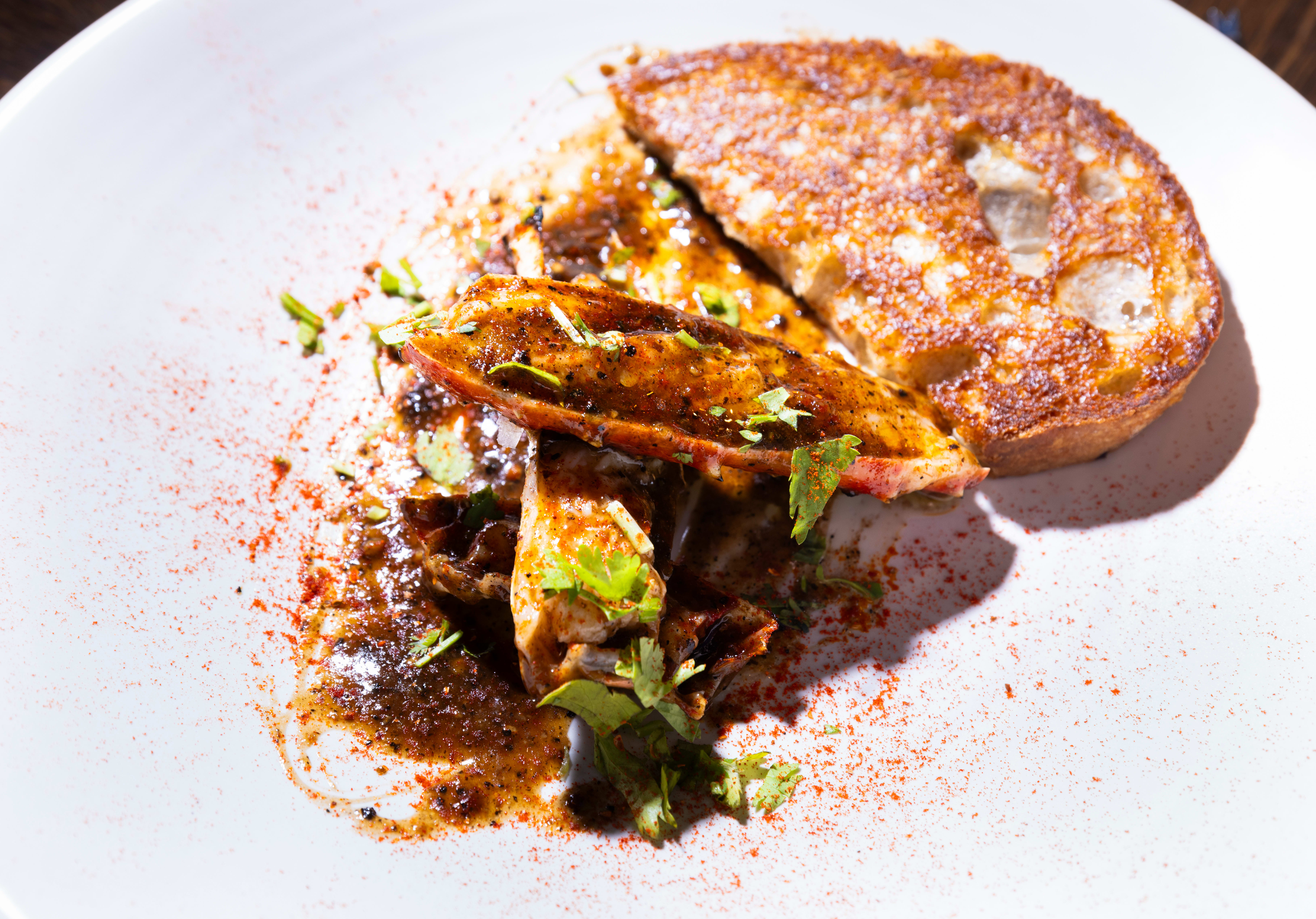 Ja, takk til smaksrik kongekrabbe.