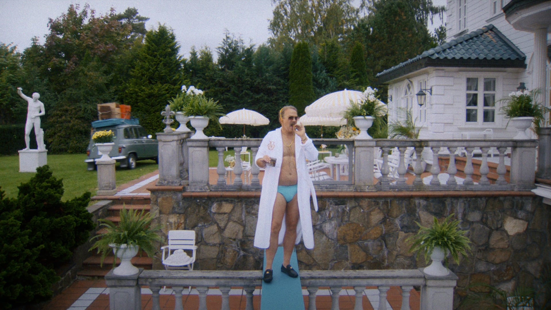 Vannsengkongen (Christian Skolmen) er bildet på jappetidens utskeielser.