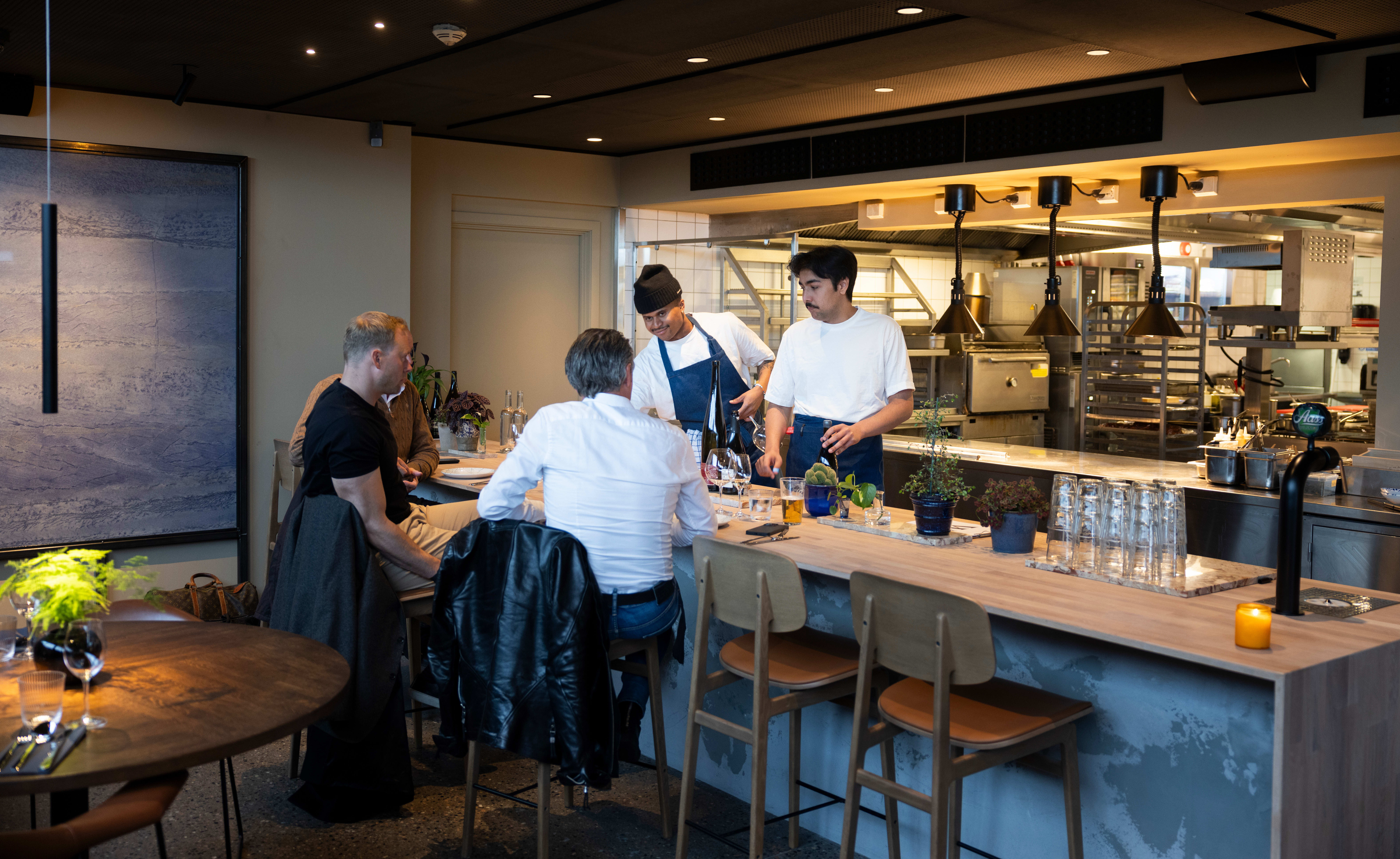 Restaurant Vågen spesialiserer seg på fisk og skalldyr. 