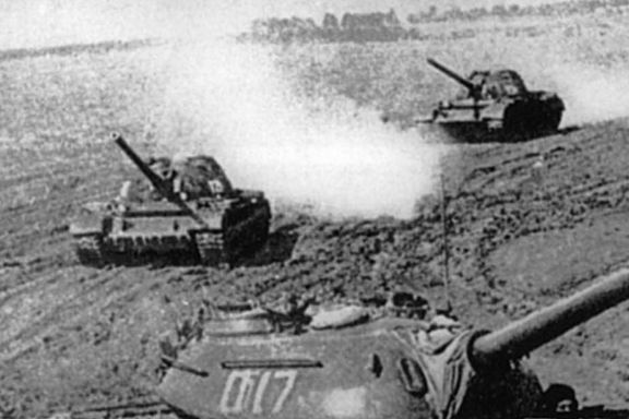 I 1968 sto sovjetiske tanks få meter fra norskegrensen: – Vi trodde tredje verdenskrig hadde startet