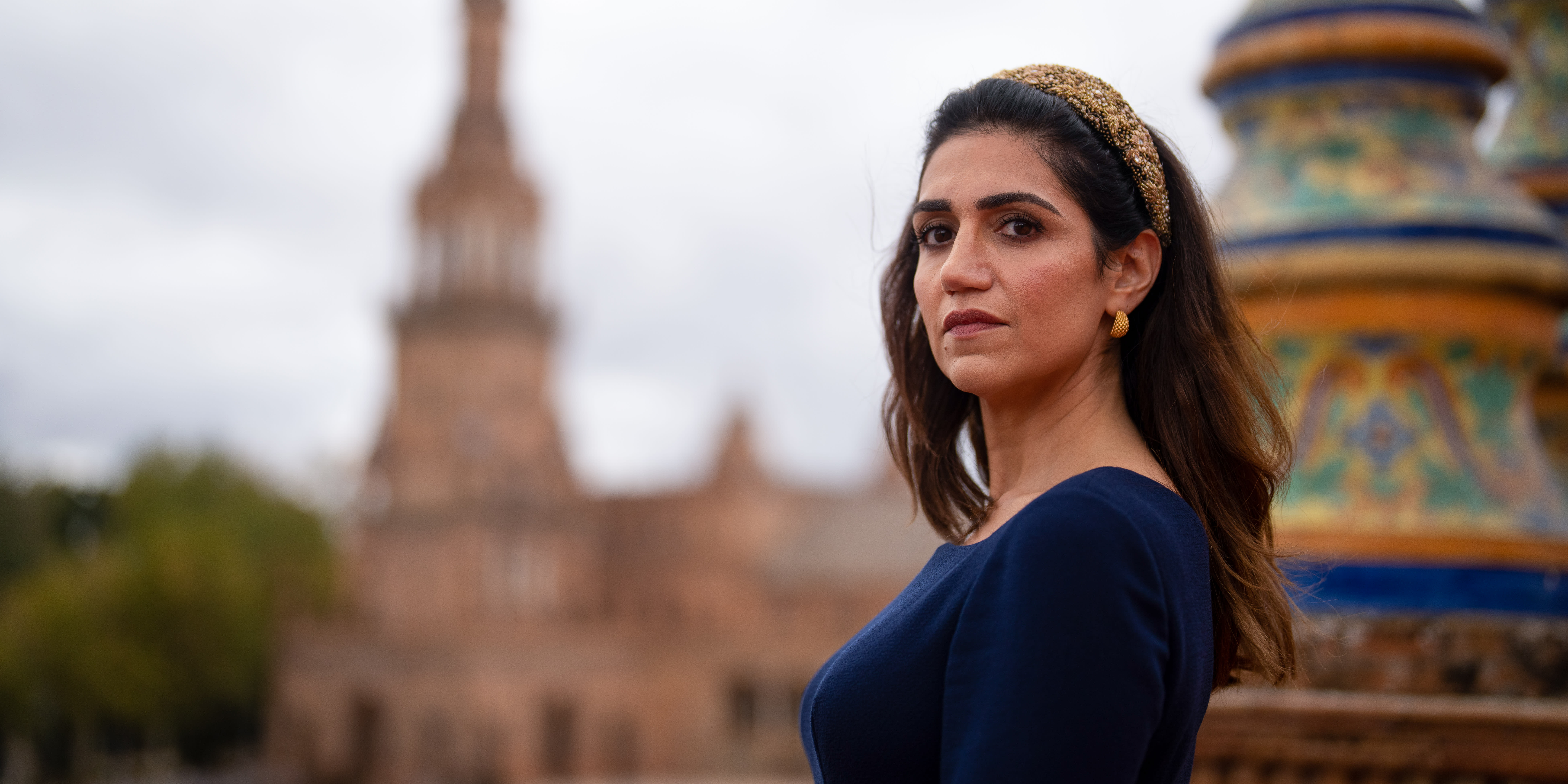 Ari (Leila Farzad) er datter til kong Minos. Hun forbanner gudene.