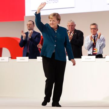 Den stående applausen ville ingen ende ta da Merkel holdt sin siste tale som partileder