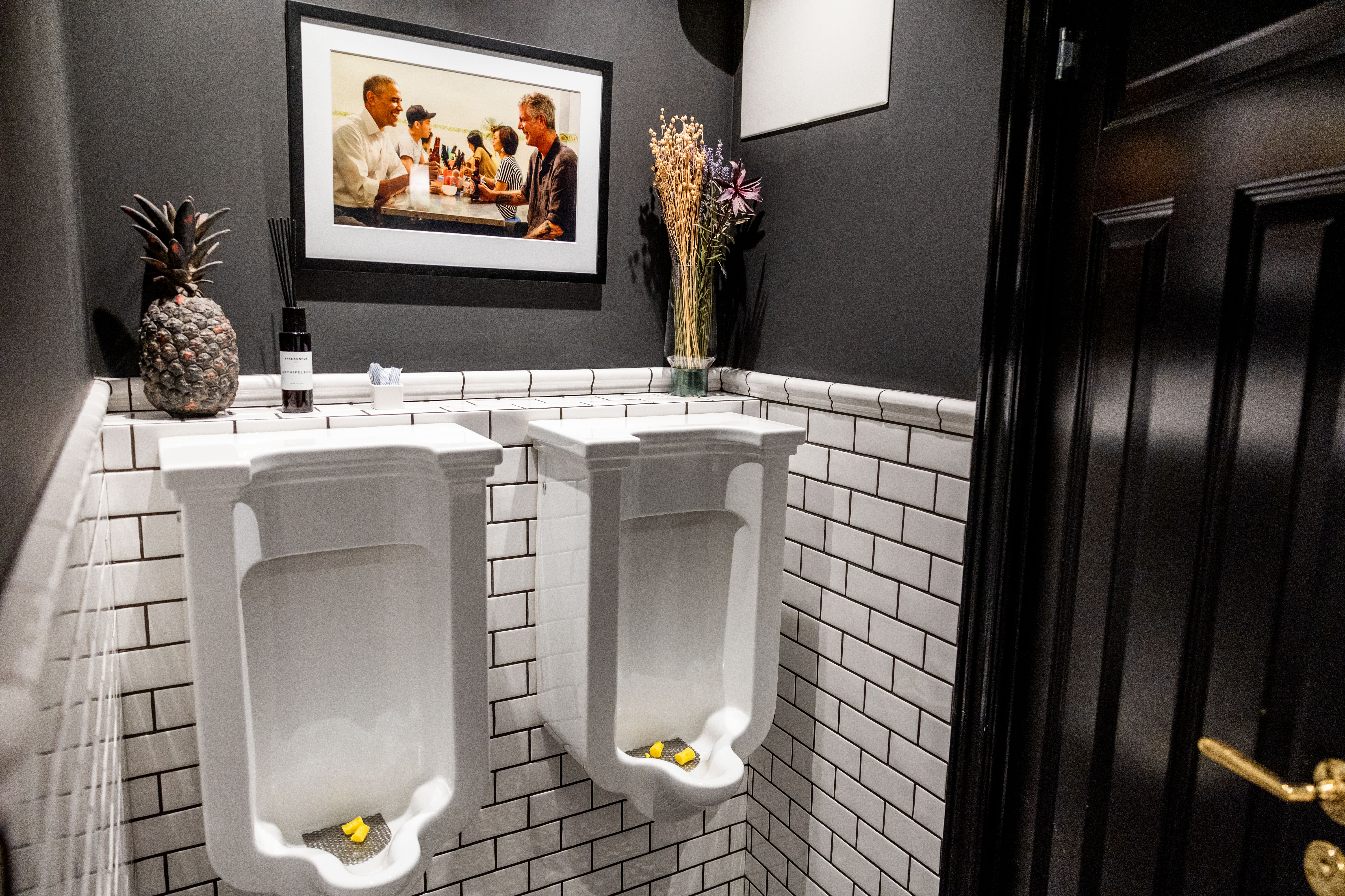 Si hei til to legender mens du tisser. 