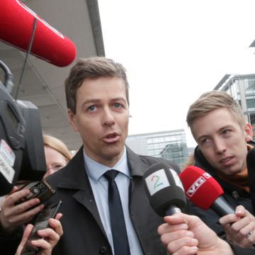 Knut Arild Hareide tar omstridt VG-journalist i forsvar