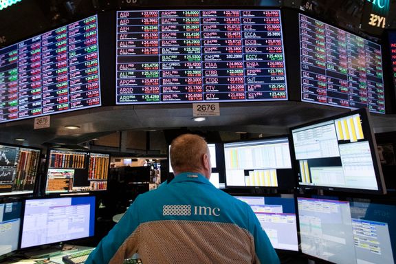 Wall Street hentet seg inn etter knallrød start
