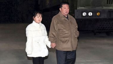 Kim viste frem datter og atomvåpen
