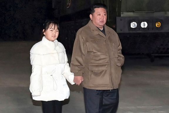 Kim viste frem datter og atomvåpen