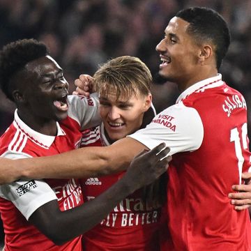 Ødegaard-dobbel - Arsenal rykket fra Haalands City
