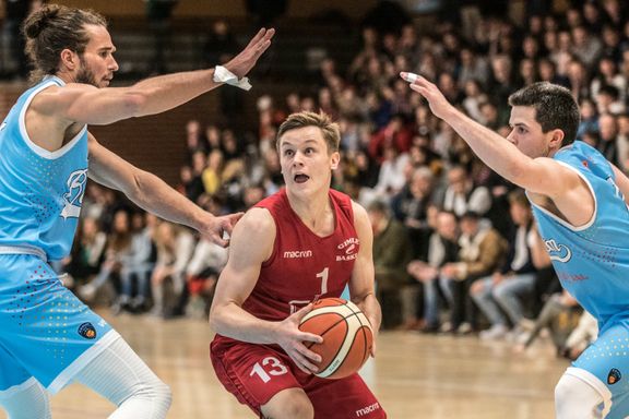 Sigurd (18) fra Trondheim får unik basketball-sjanse i USA
