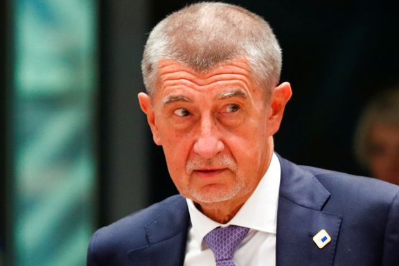 Tsjekkias statsminister overlevede mistillit tross enorme demonstrasjoner