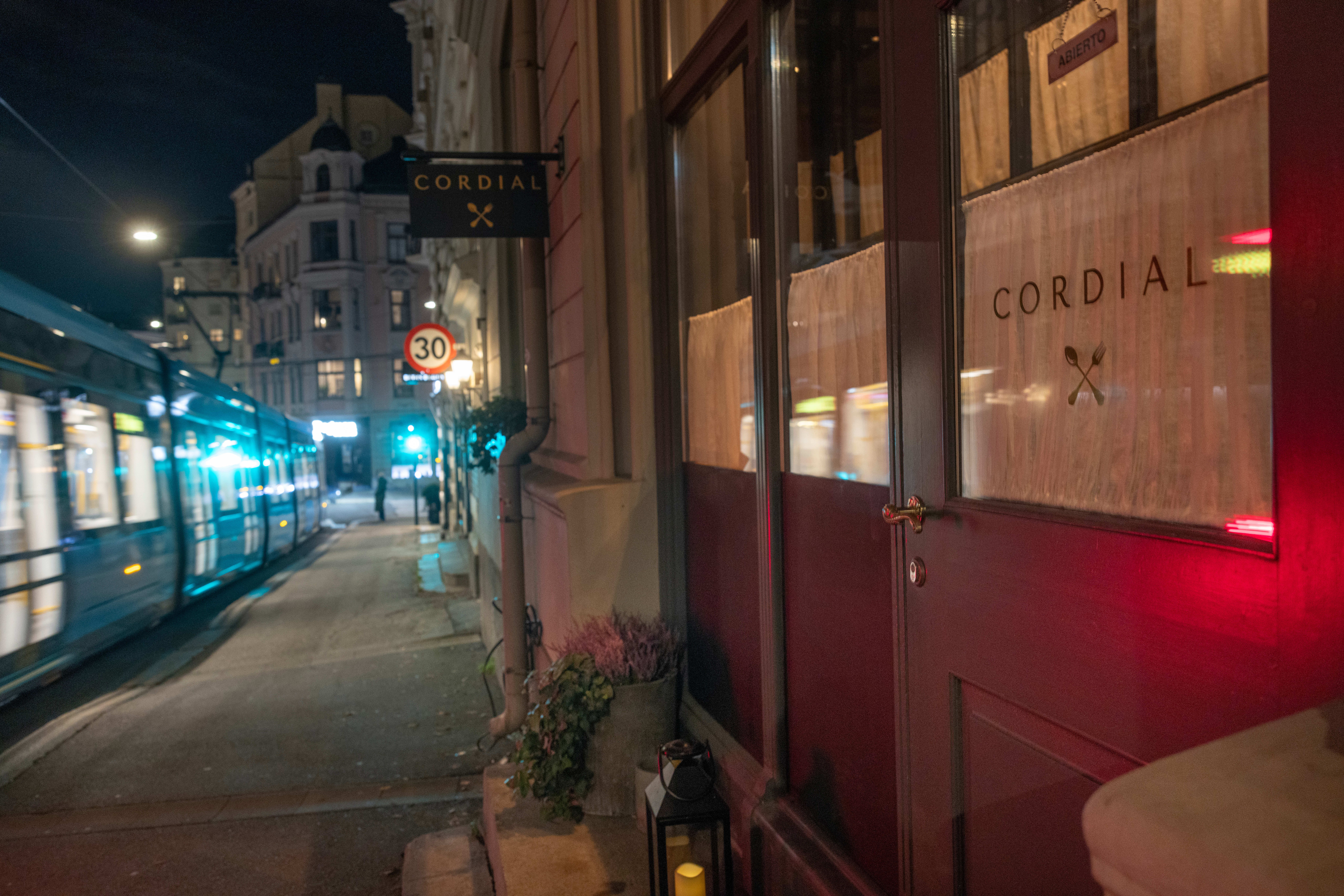 Galt ble til Snadder & vin, som igjen ble til Cordial. 