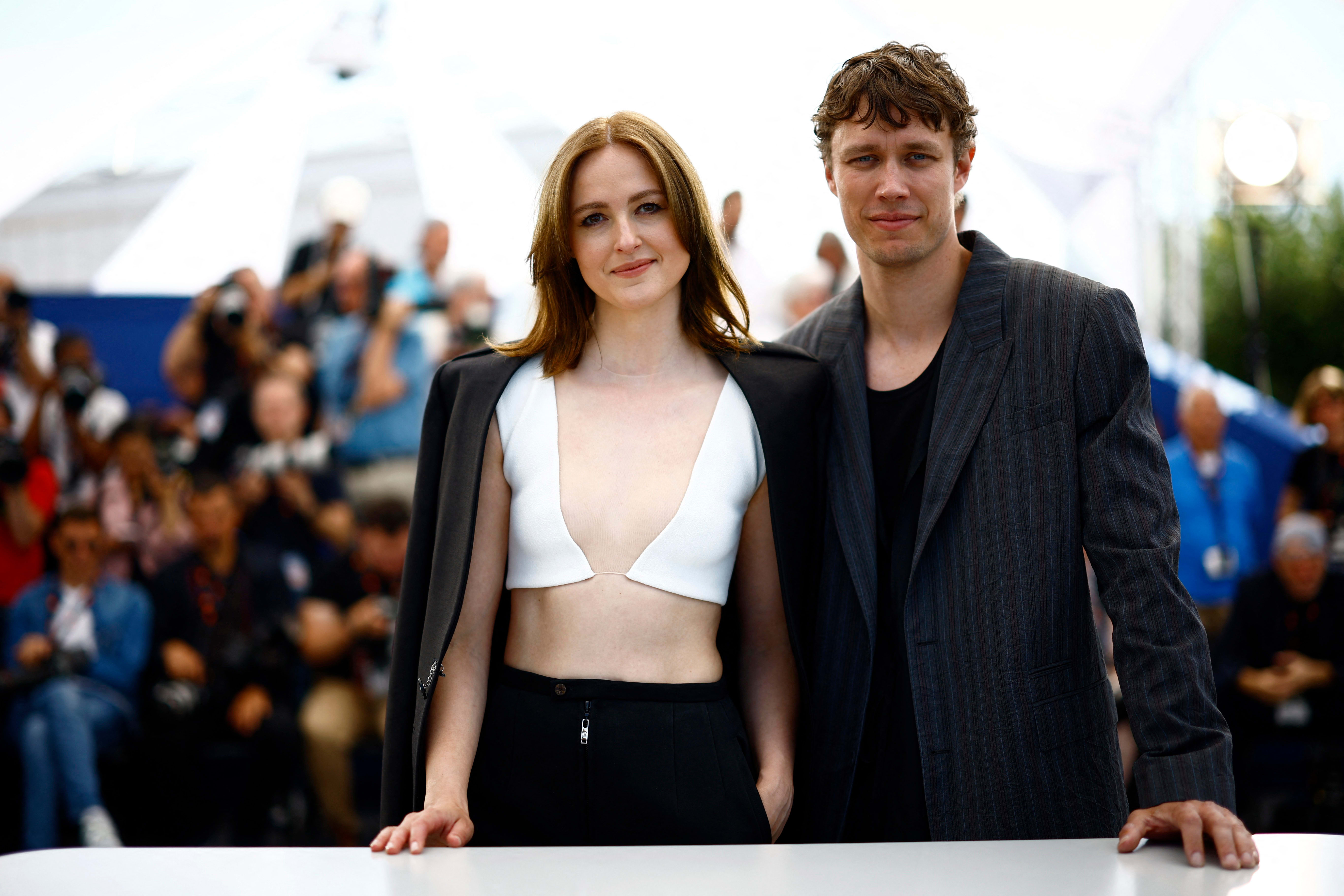 Armand er blitt omtalt som en av de beste debutene på lenge. 