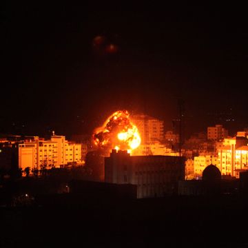 Israel angrep Hamas-mål på Gazastripen. Våpenhvile mandag kveld, ifølge Hamas.