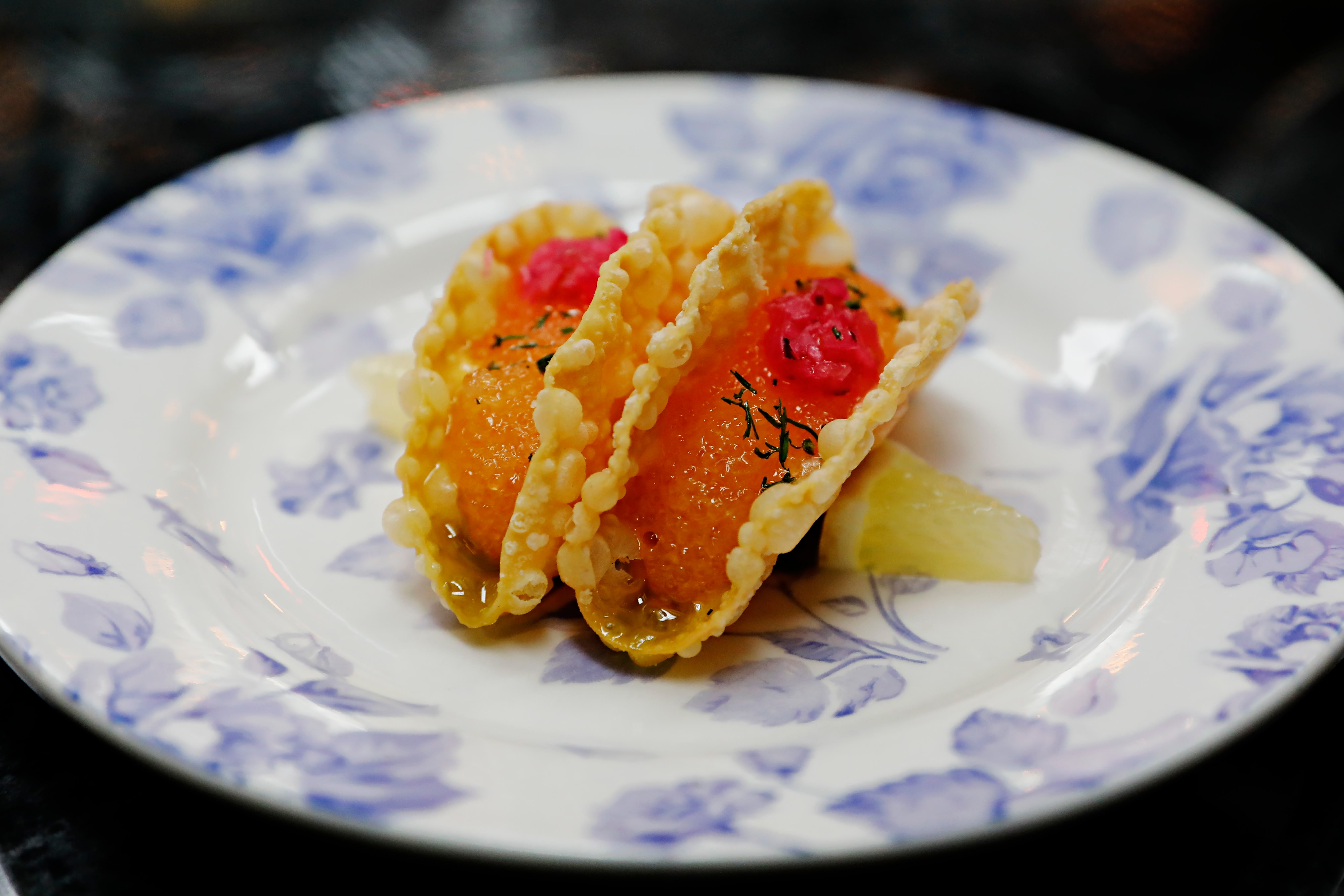 Wonton-taco med løyrom smaker godt, men er dyrt.