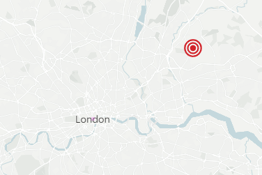 Flere skadet etter sverdangrep i London. Én person er pågrepet.