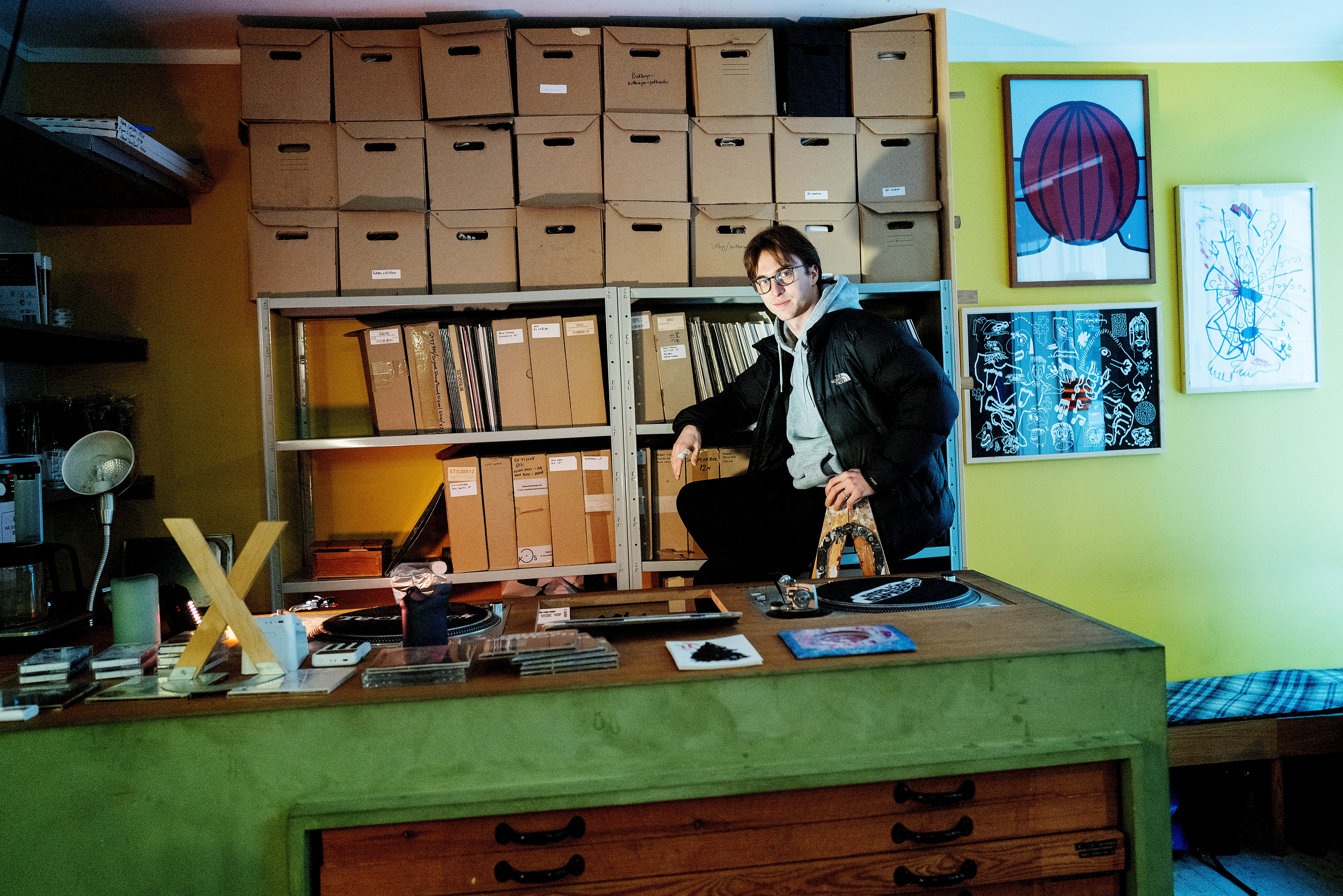 Christophe Boulmer elsker å lirke folk ut på dansegulvet. 