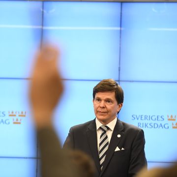 Svensk statsministeravstemning utsatt