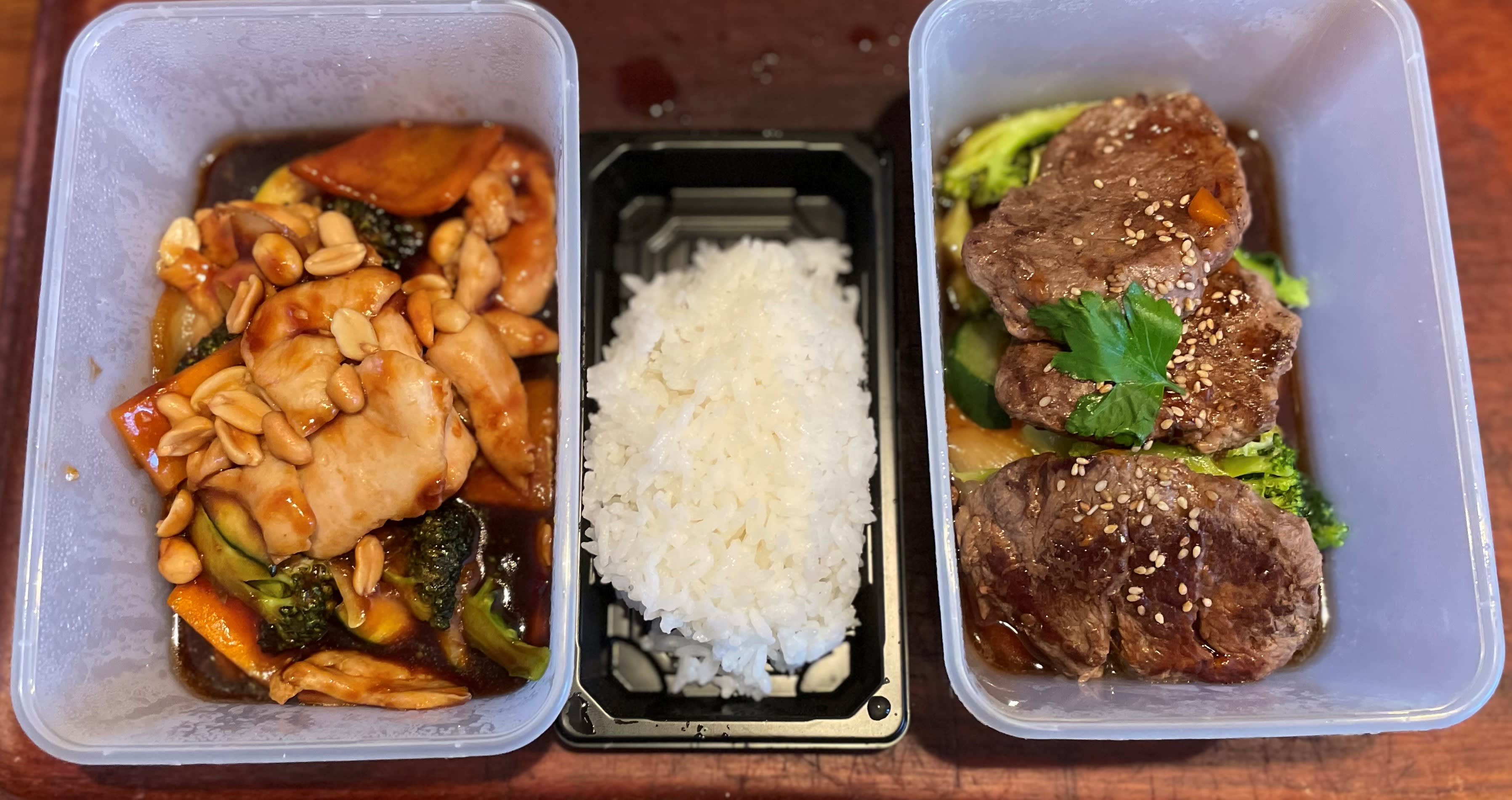 Kylling gong bao og indrefilet med teriyakisaus.