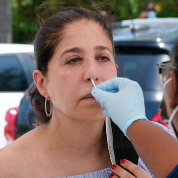 Enormt utbrudd i Florida. Koronapasienter ber om vaksine på sykesengen.