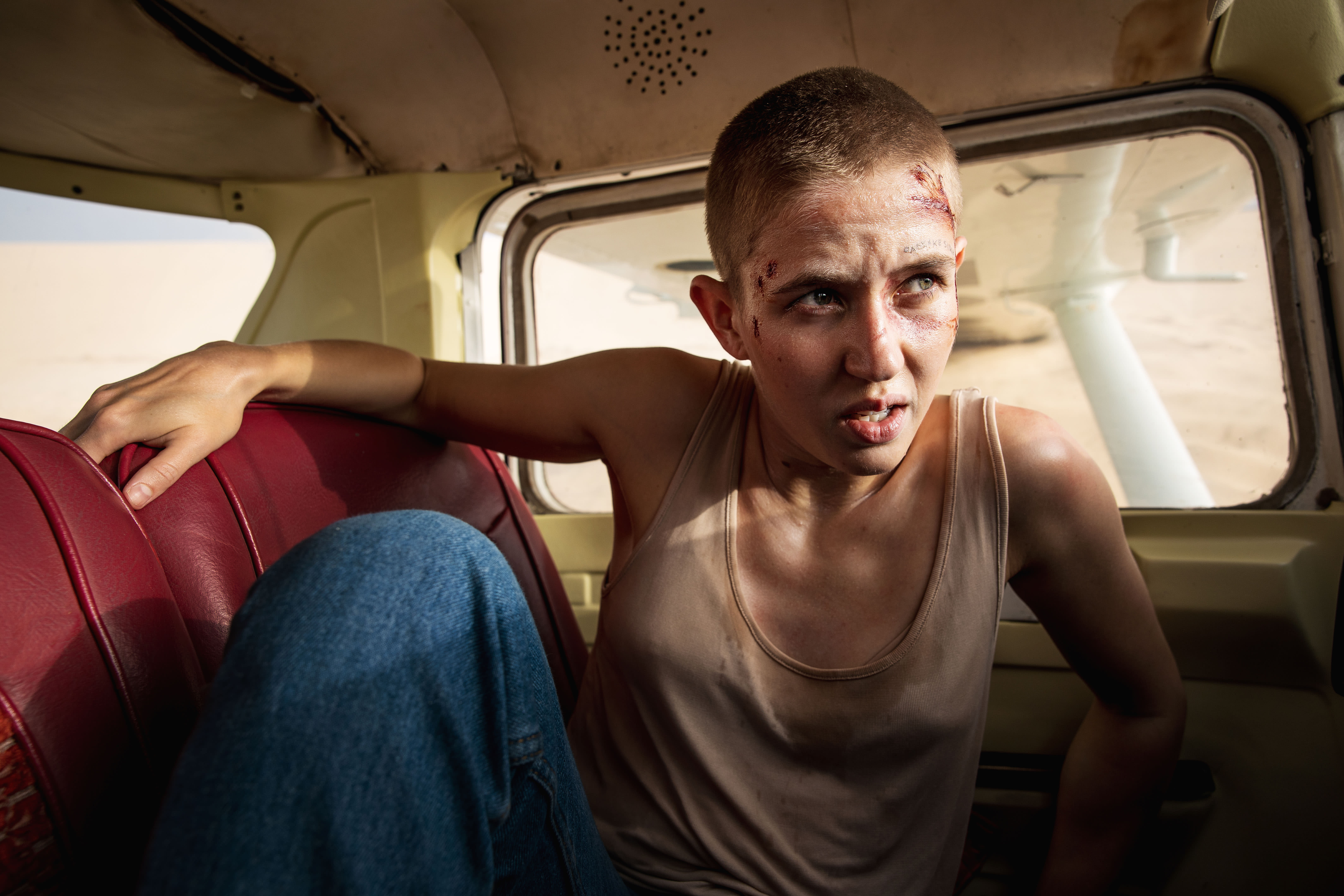 Marie Reuther i rollen som Julie i «Kamikaze», den første danske originalserien for HBO Max. Serien er basert på en roman av Erlend Loe.