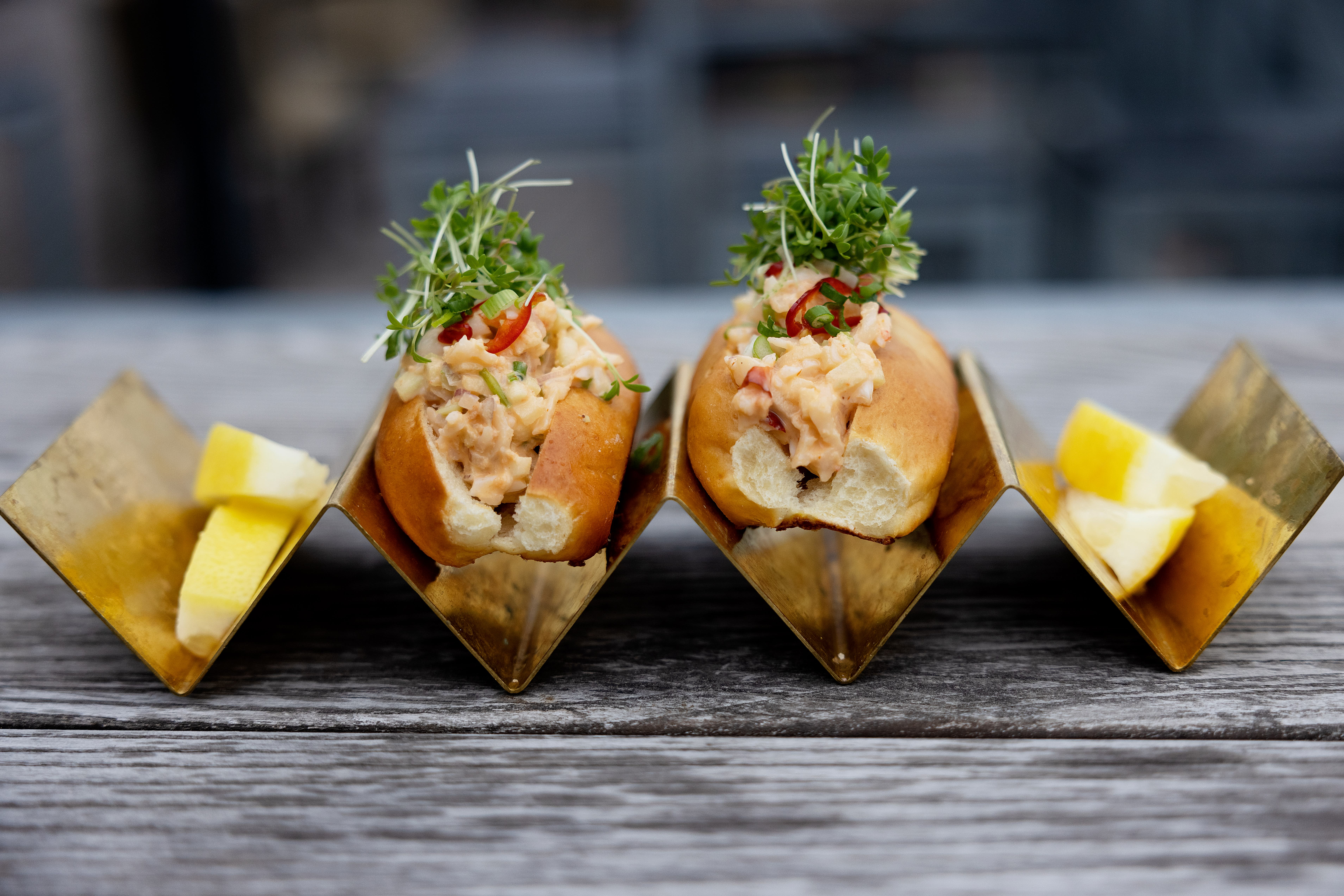 Hummer i brød – eller lobster rolls, som det heter på MAD at Bar