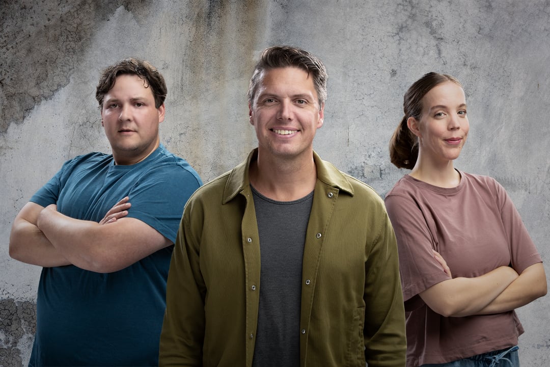 Kristoffer Olsen spiller dramarollen som Steinar, Andreas Wahl er programleder, Maria Austgulen spiller Kathrine.