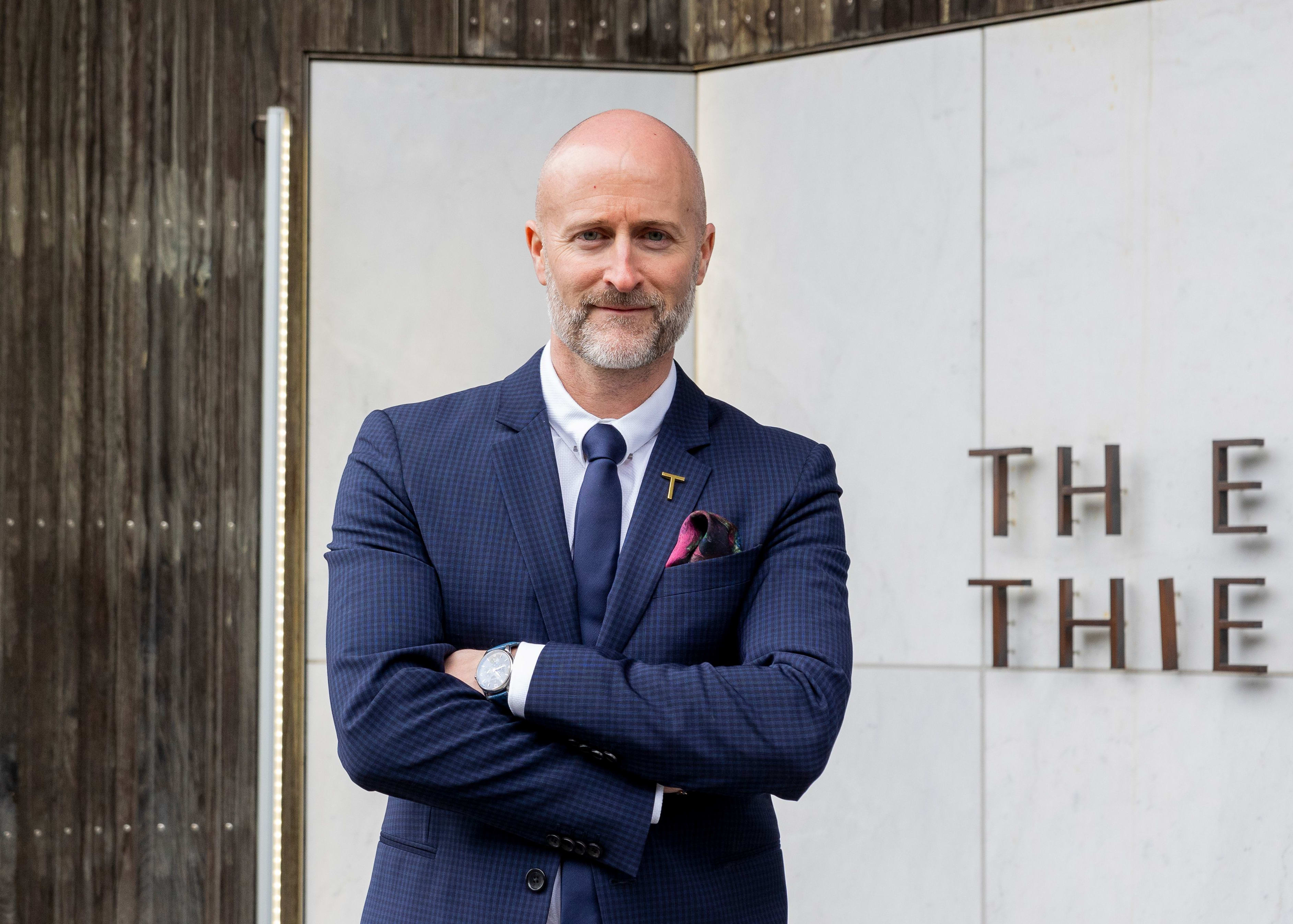 Robert Holan har aldri sagt nei til hotellgjestenes forespørsler. 