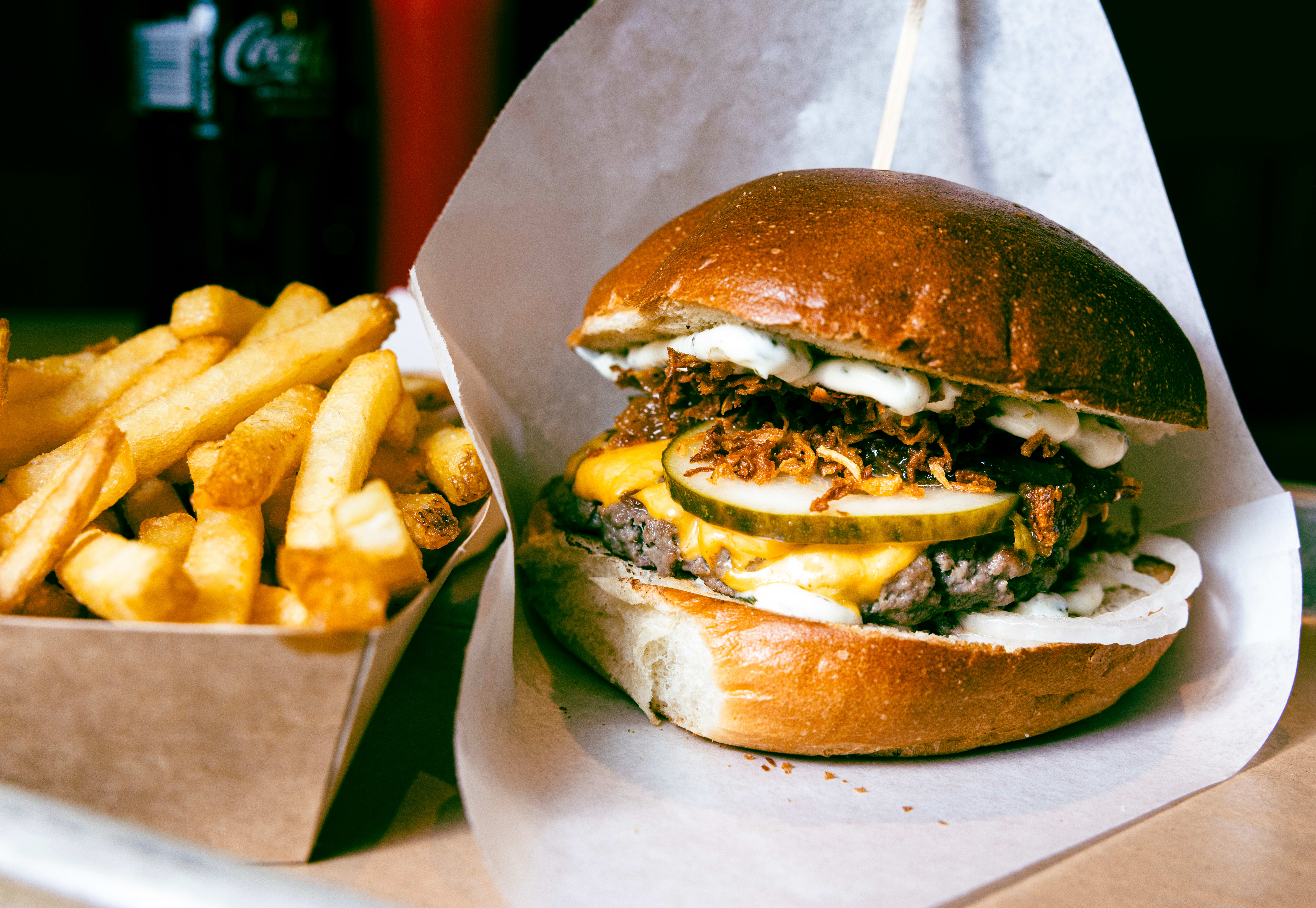 Her har vi den! Julepølse-burgeren.