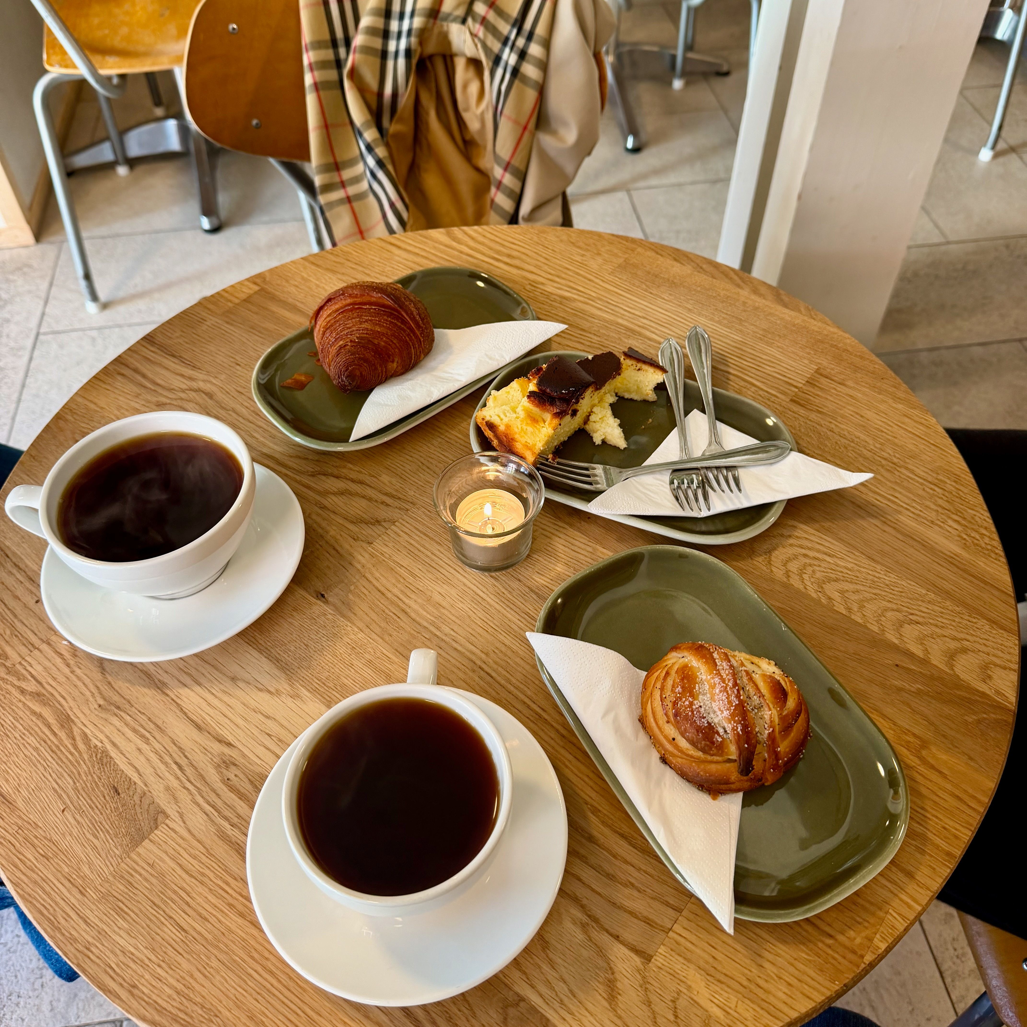 Kaffe og bakst hos Marken Kaffe.