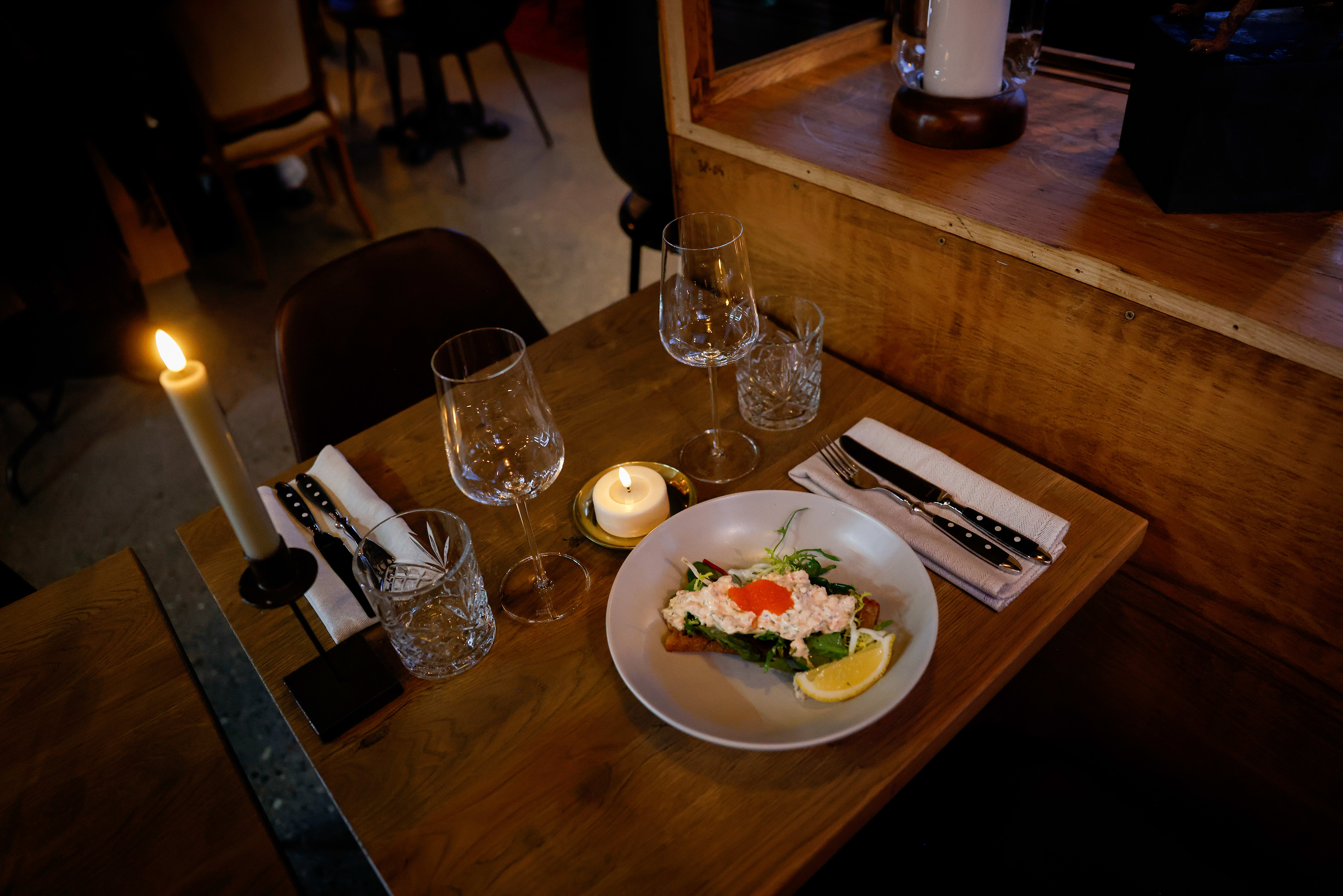 Skagensalat og falske lys.