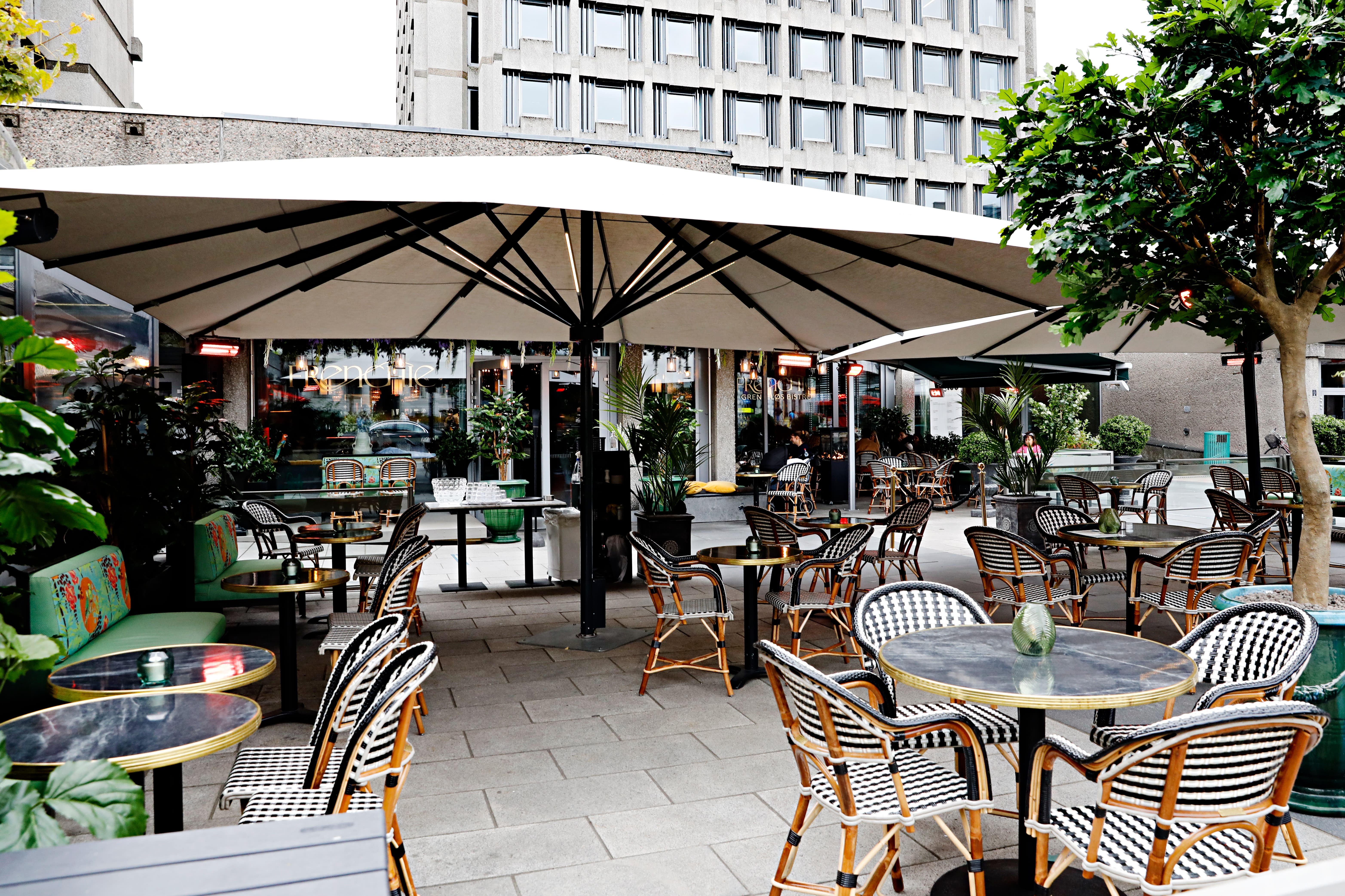 Uteserveringen på Frenchie er ofte full i helgene.