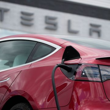 Tesla tilbakekaller 475.000 biler i USA
