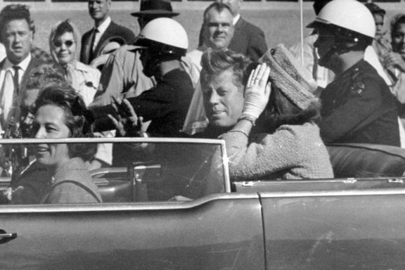 Trump holder igjen enkelte Kennedy-dokumenter
